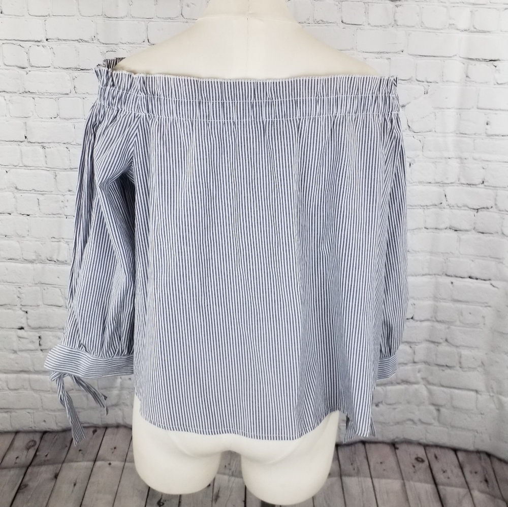 American Eagle Outfitters Off Shoulder Top